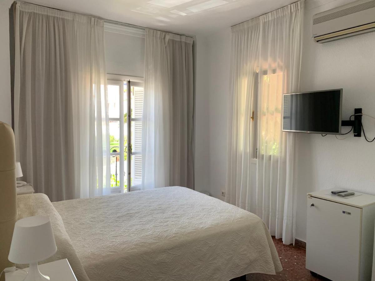 Hotel Paraiso Del Mar نيرخا المظهر الخارجي الصورة