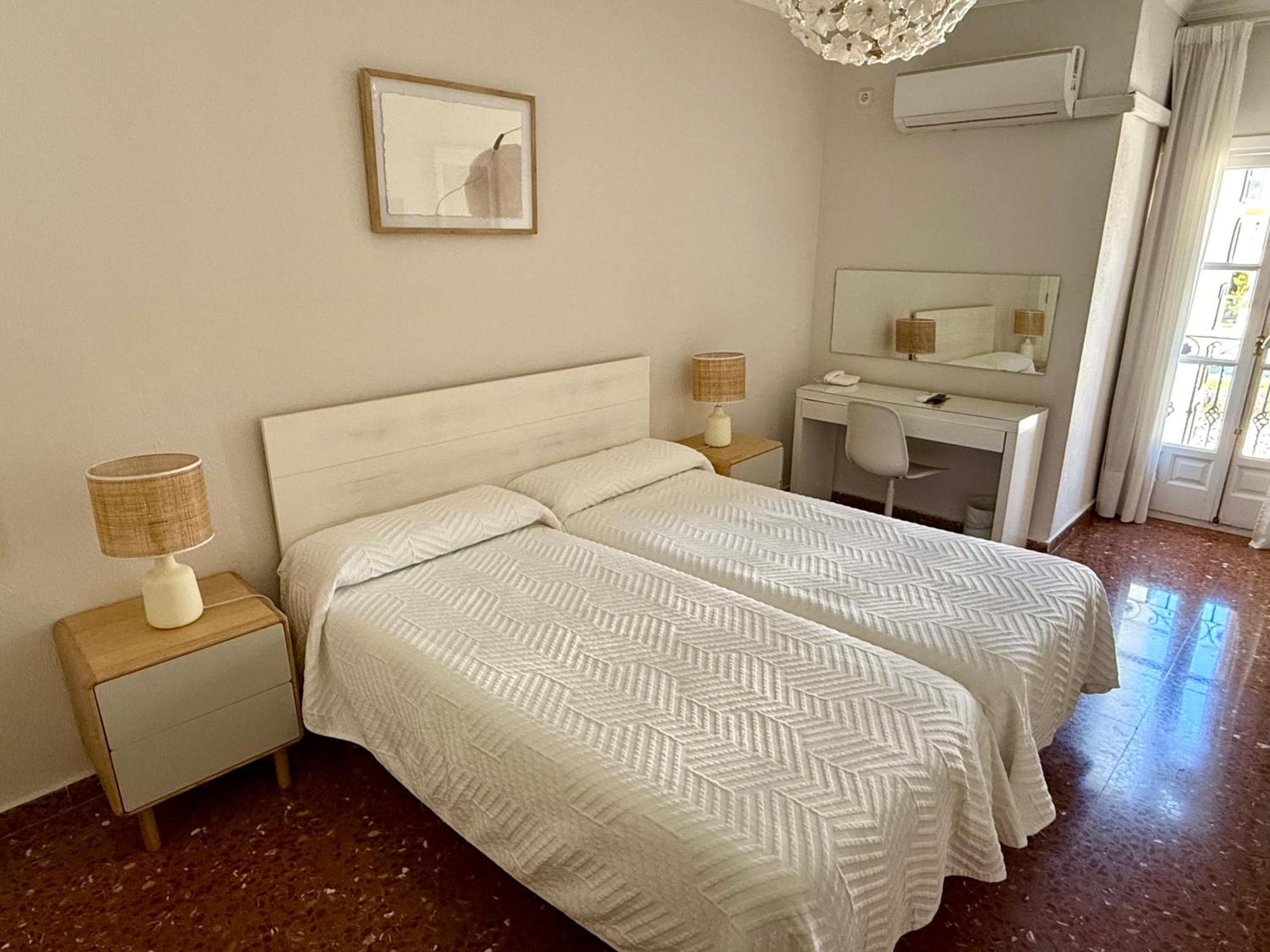 Hotel Paraiso Del Mar نيرخا الغرفة الصورة